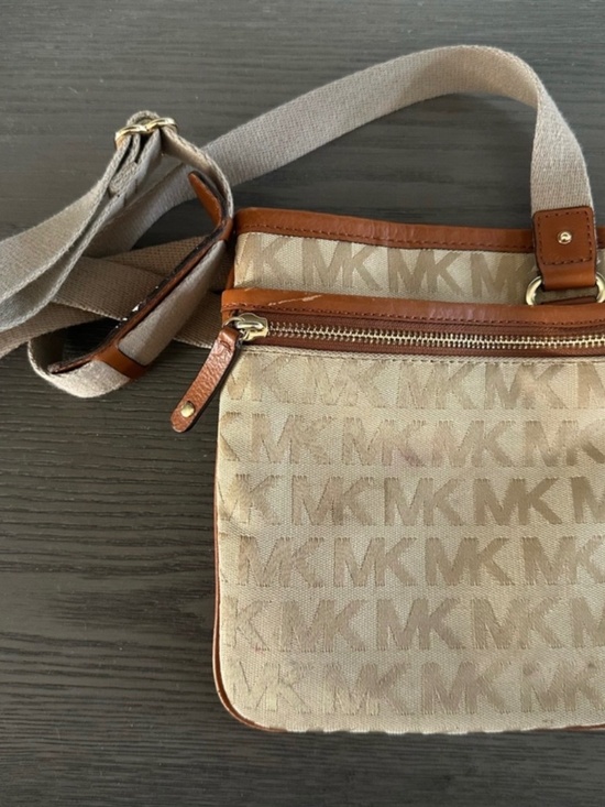 Michael Kors Handbags - Michael Kors Crossbody Bag Brown Tan